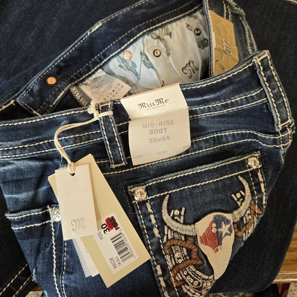 NWT! Miss Me Dark Wash Jeans with Embroidered Longhorn Pocket Size 30/34 - Picture 5 of 7